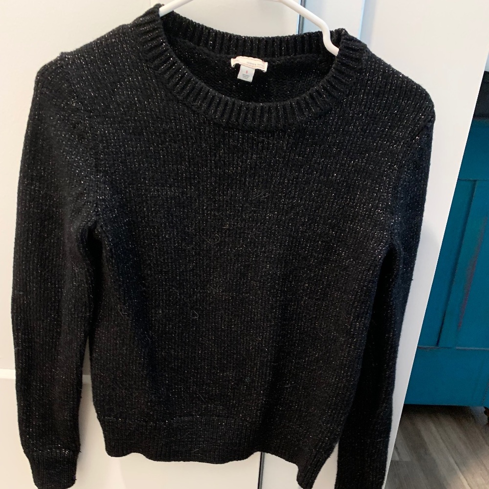 Black pullover sweater